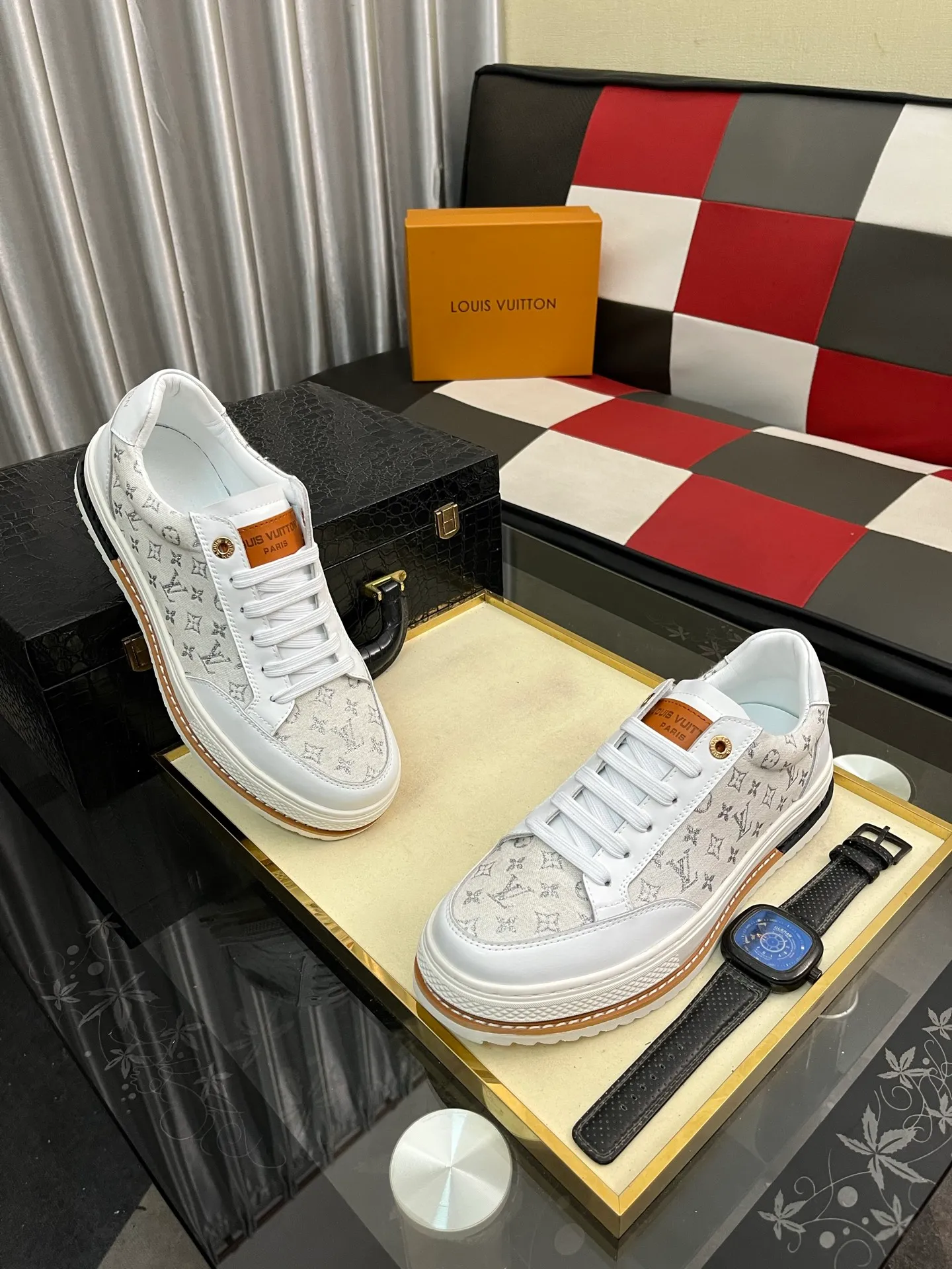 Men's Men's Shoes 💰420⌚️⌚️LV Louis Vuitton. The latest trendy casual shoes are popular in physical stores in sizes 38-44. New spring and summer comfortable imported custom original cowhide, unique jacquard fabric element design. Paired with sheepskin lining, Lv original base, [sun][sun] high-end packaging and high quality💪Details determine quality, you can enter and leave the counter at will, welcome to compare
